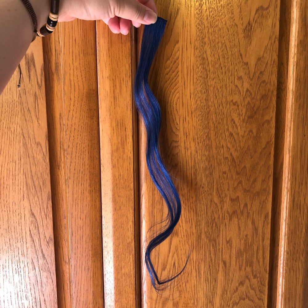 Blue stripe clip-on hair extension